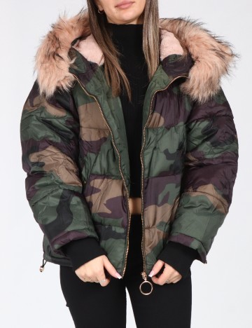 
						Geaca Pull&Bear, army