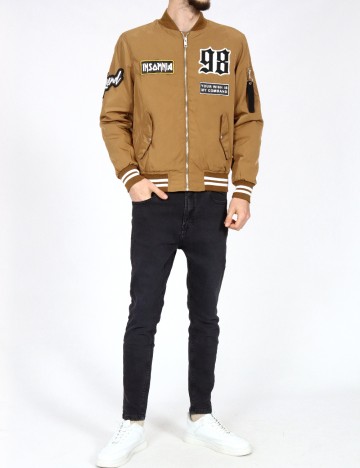 Jacheta Bershka, maro