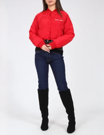 Jacheta Bershka, rosu