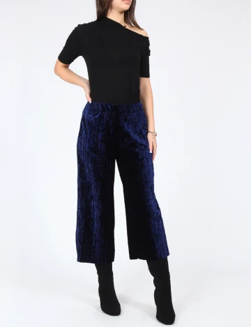 Pantaloni trei sferturi Bershka, bleumarin