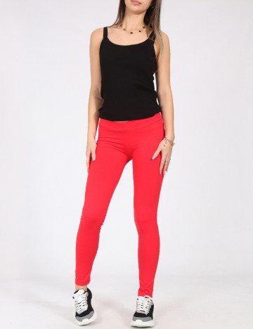 
						Colanti Pull&Bear, rosu