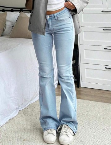 
						Blugi SHEIN, albastru