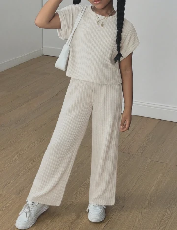 Compleu Shein Kids, crem