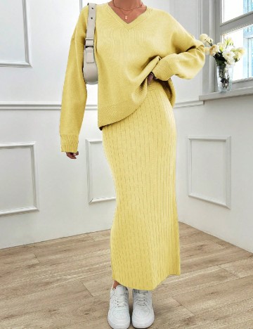 
						Compleu SHEIN, galben