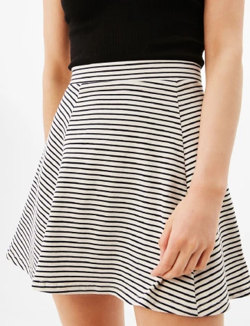 Fusta Bershka, alb Alb