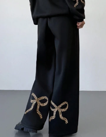 Pantaloni SHEIN, negru