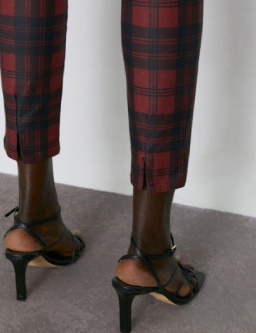 Pantaloni Zara, negru/rosu