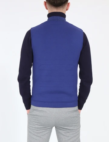 Vesta Zara, albastru