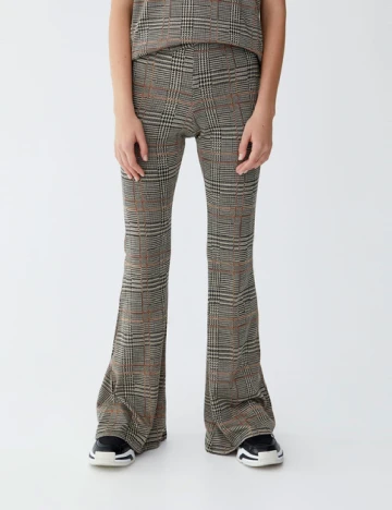 Pantaloni Pull&Bear, mix culori
