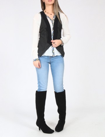 Vesta Zara, gri inchis