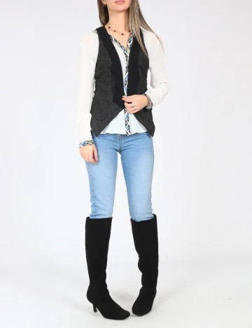 Vesta Zara, gri inchis