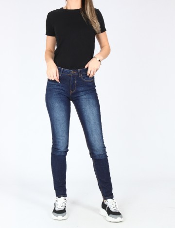 
						Blugi Bershka, bleumarin