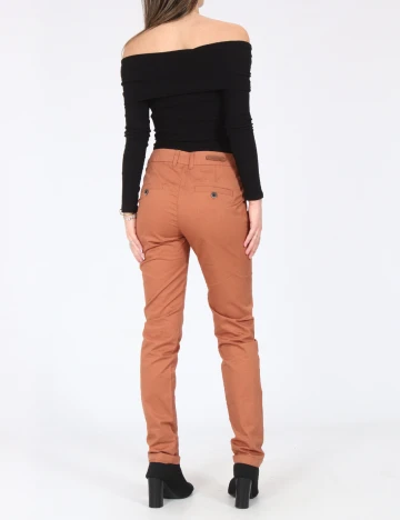 Pantaloni Bershka, maro