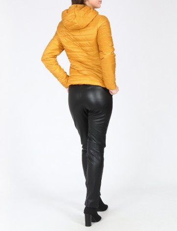 Geaca Bershka, mustar