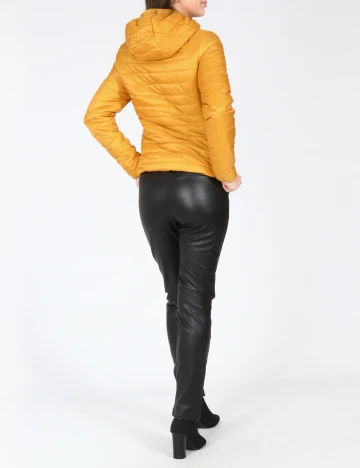 Geaca Bershka, mustar