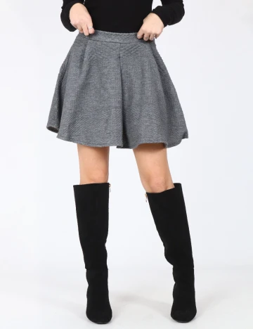 Fusta Bershka, gri Gri