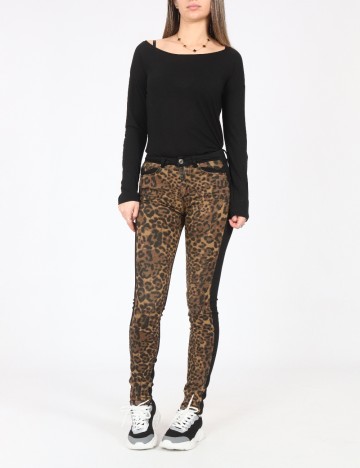 Blugi Bershka, animal print
