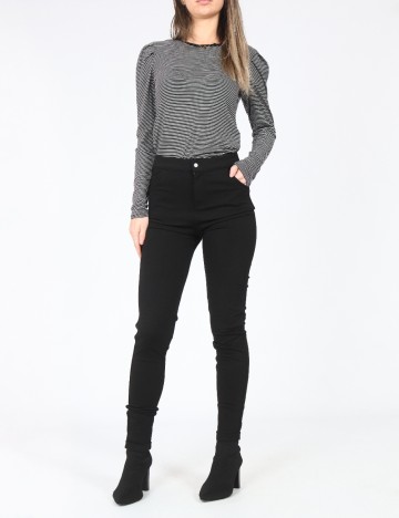 
						Pantaloni Bershka, negru