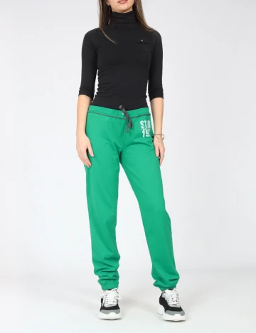 Pantaloni Bershka, verde