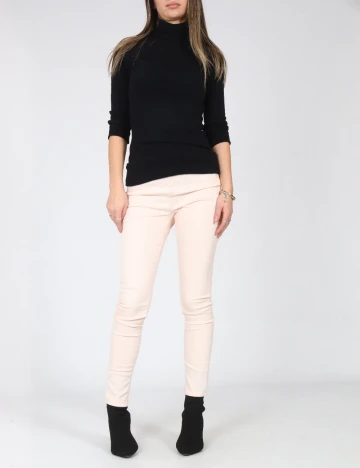 Pantaloni Bershka, roz pal Roz