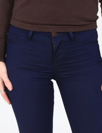 Blugi Bershka, bleumarin