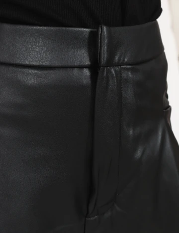 Pantaloni scurti Zara, negru