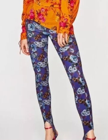 
						Pantaloni Zara, floral print