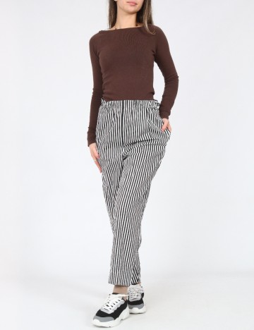 
						Pantaloni Zara, negru/alb