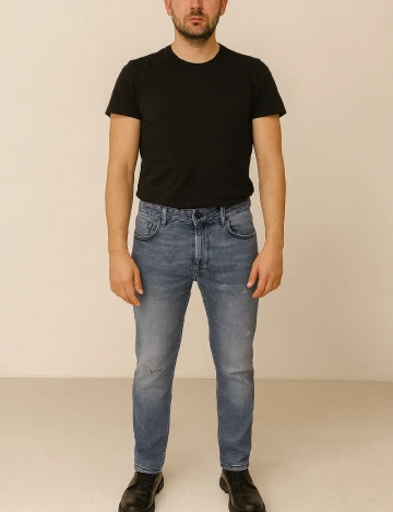 Blugi Bershka, albastru deschis Albastru