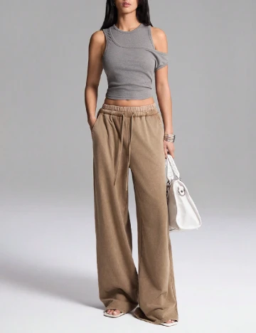 Pantaloni SHEIN, maro