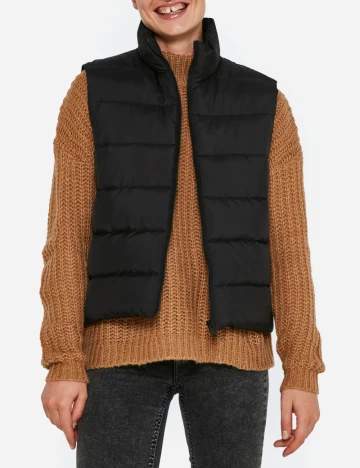 Vesta Noisy May, negru