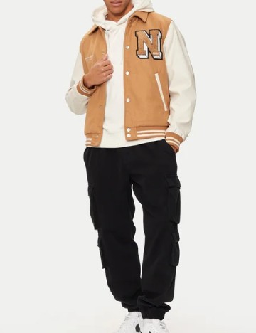 
						Jacheta Jack&Jones, maro