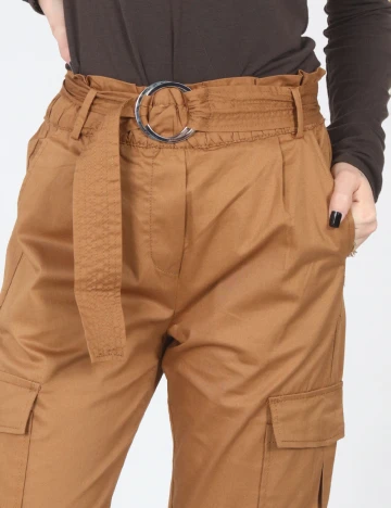 Pantaloni Bershka, maro