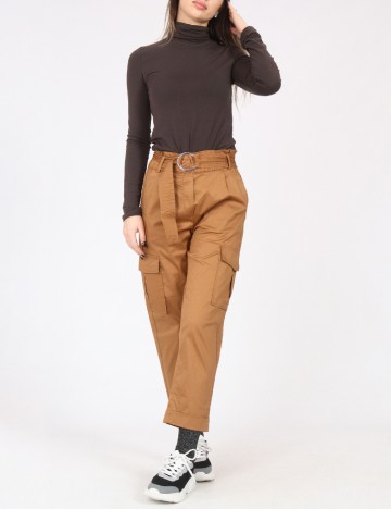 Pantaloni Bershka, maro