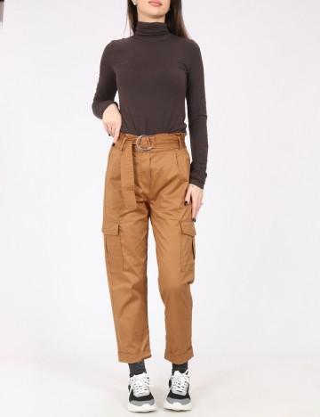 
						Pantaloni Bershka, maro