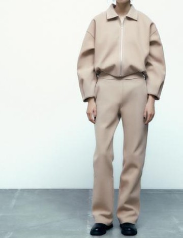 
						Pantaloni Zara, crem