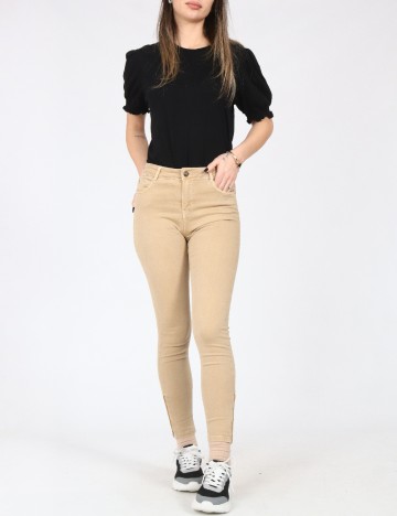 Pantaloni Bershka, maro