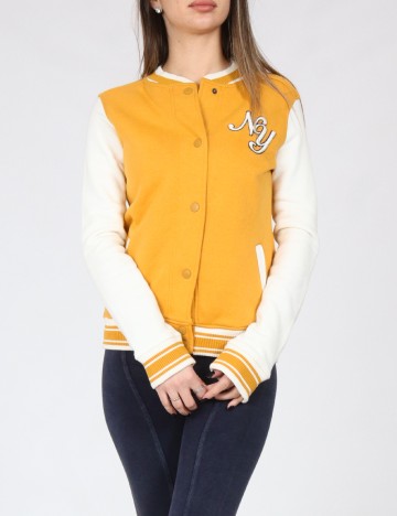 Jacheta Bershka, mustar