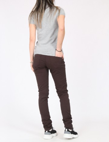 Pantaloni Bershka, maro