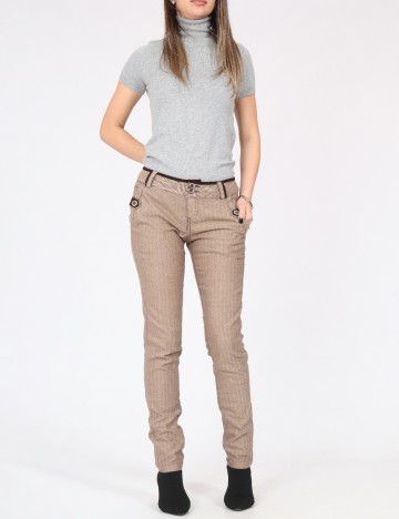 Pantaloni Bershka, maro