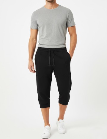 
						Pantaloni scurti Pull&Bear, negru