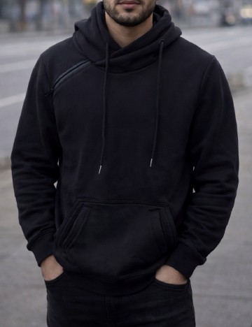 
						Hanorac Bershka, negru