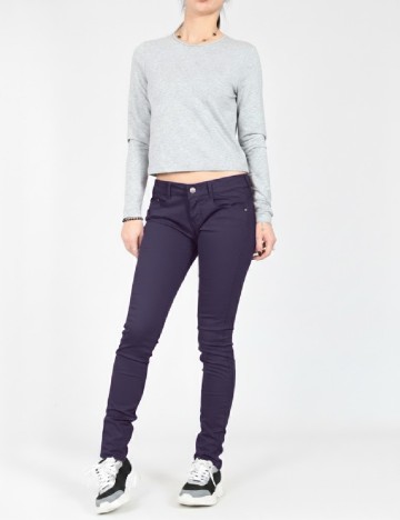 
						Blugi Bershka, bleumarin