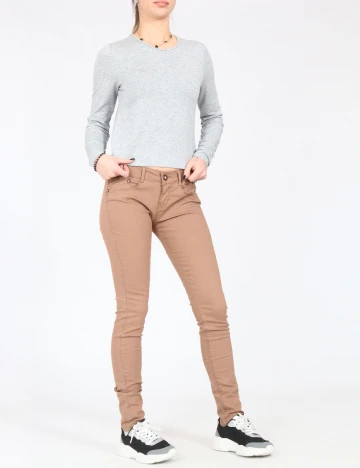 Pantaloni Bershka, maro