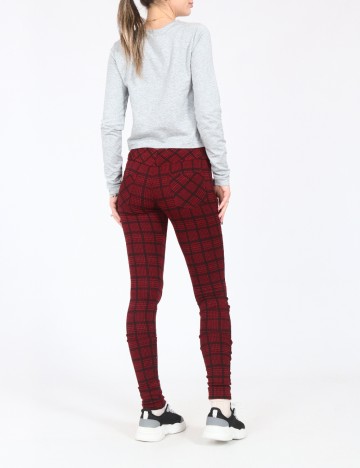 Colanti Bershka, rosu