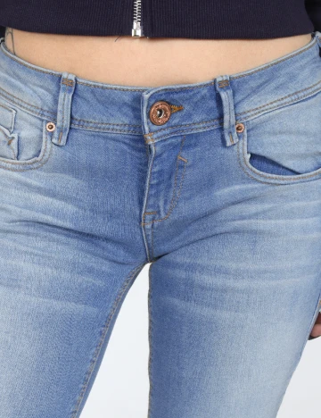 Blugi Bershka, albastru