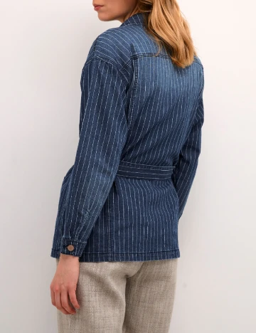 Jacheta Cream, bleumarin