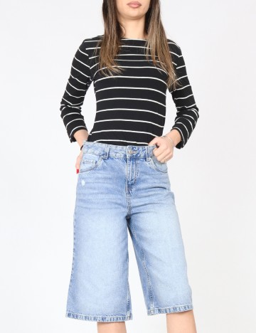 
						Pantaloni trei sferturi C&A, albastru