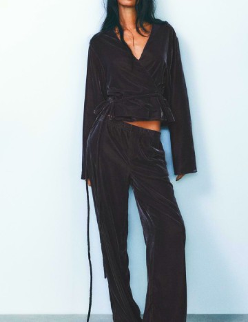 
						Bluza Zara, maro inchis