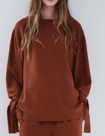 
						Bluza Zara, caramiziu